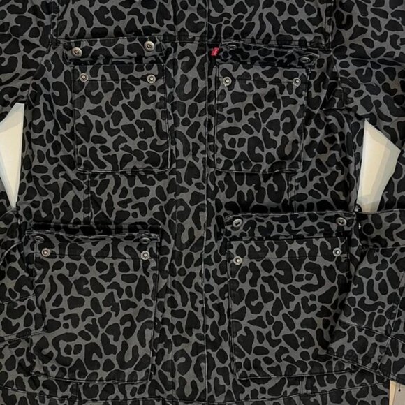 NWT Levi’s Hidden Full Zip & Snap Denim Jacket 4 Snap Pockets Tie Belt SMALL - Picture 8 of 16